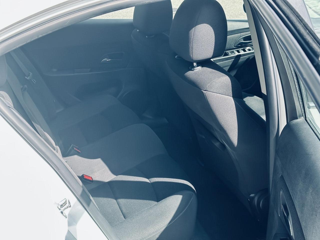 2015 Chevrolet Cruze 2LT Sedan FWD Photo