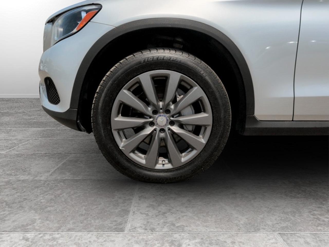 2016 Mercedes-Benz GLC 300 4MATIC®  **CLEAN CARFAX** Photo