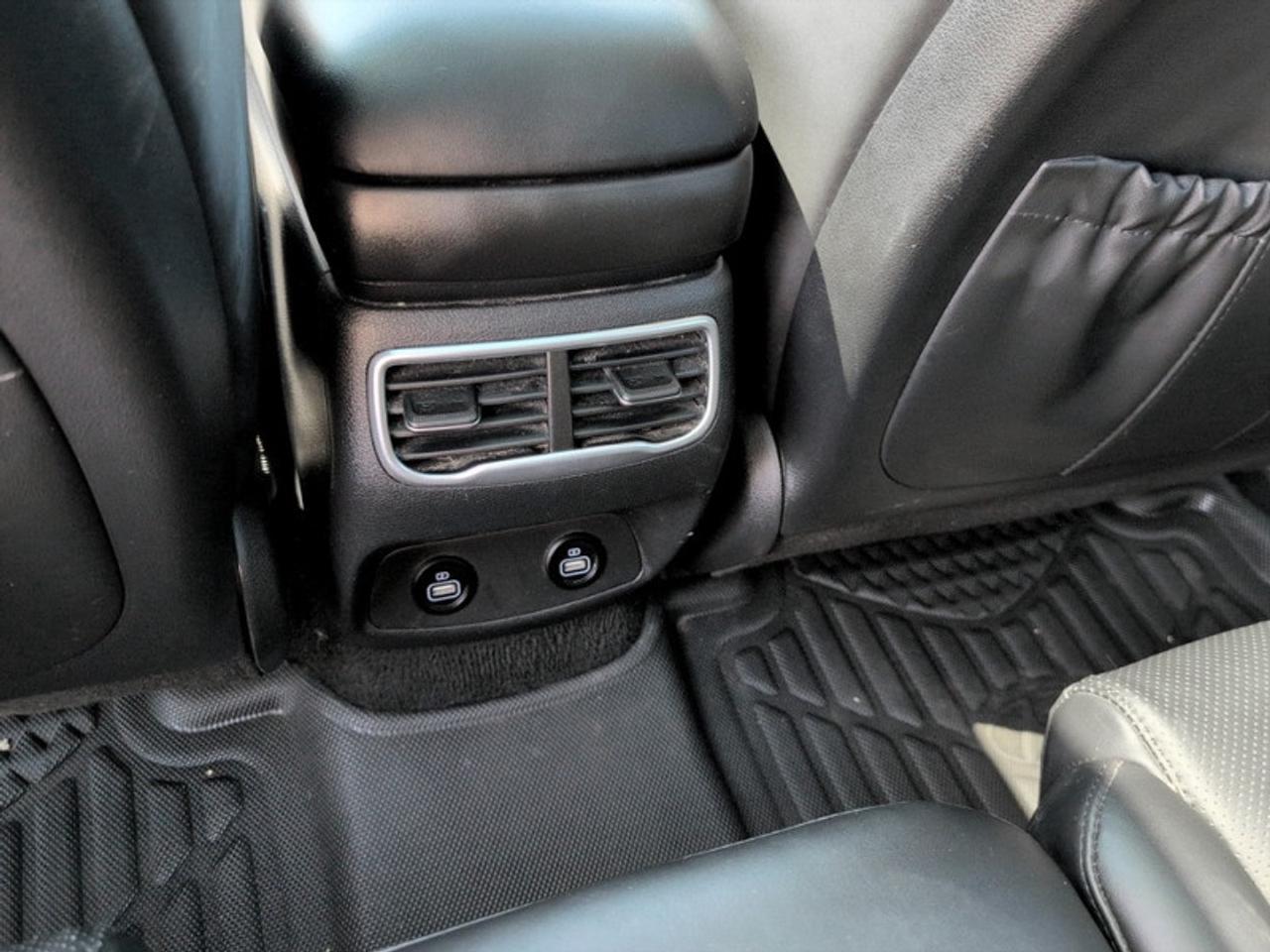 2023 Hyundai Santa Fe Hybrid Luxury AWD Photo