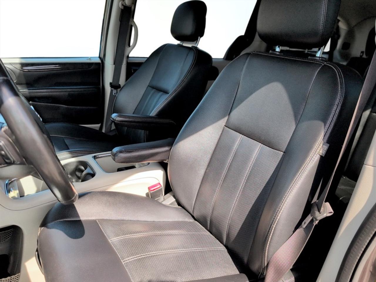 2018 Dodge Grand Caravan Crew Plus  **CLEAN CARFAX** Photo