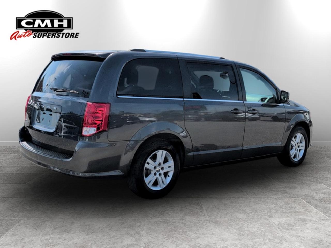 2018 Dodge Grand Caravan Crew Plus  **CLEAN CARFAX** Photo3