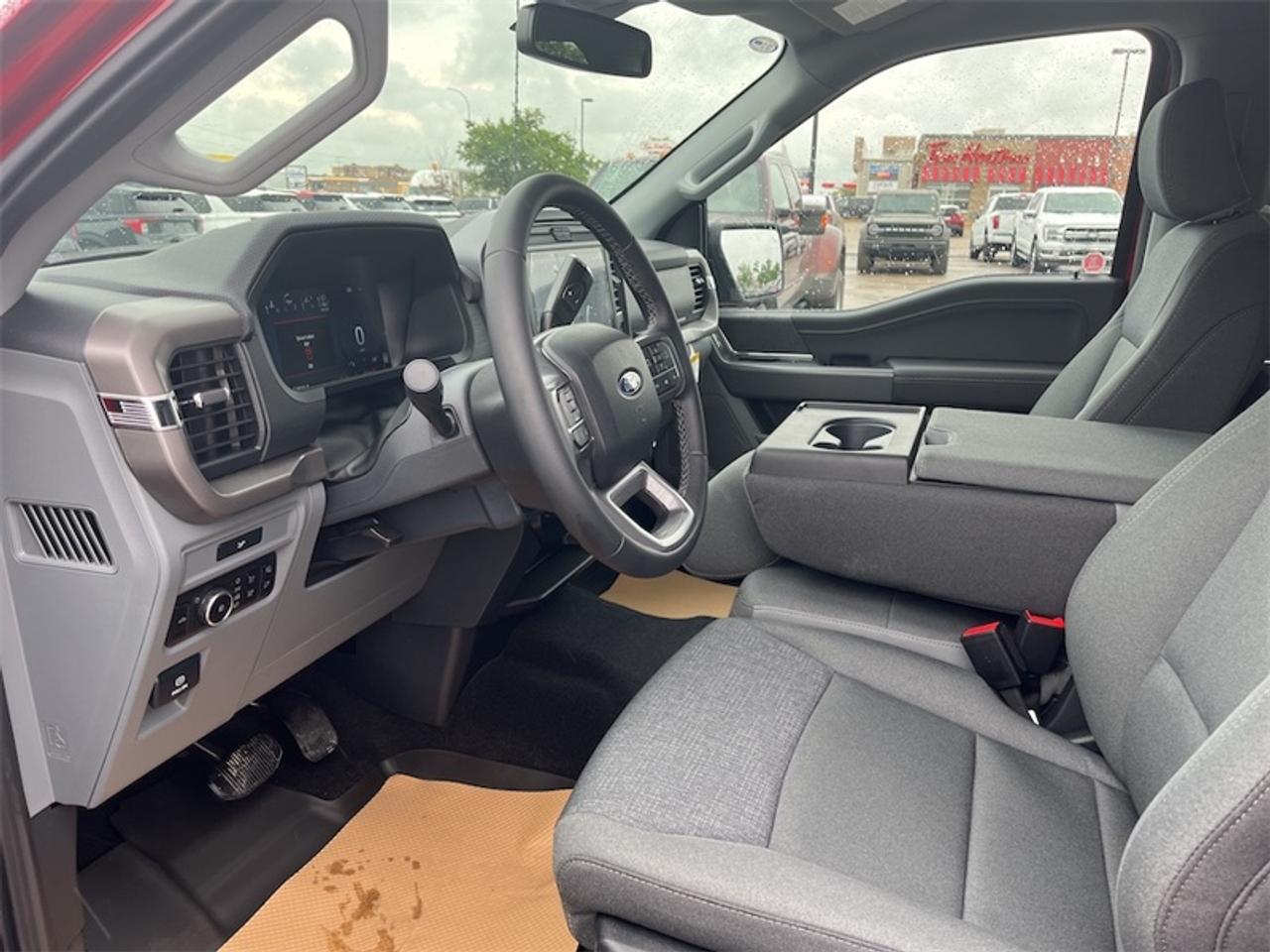 2026 Ford F-150 XLT  - Tow Package - Running Boards Photo5