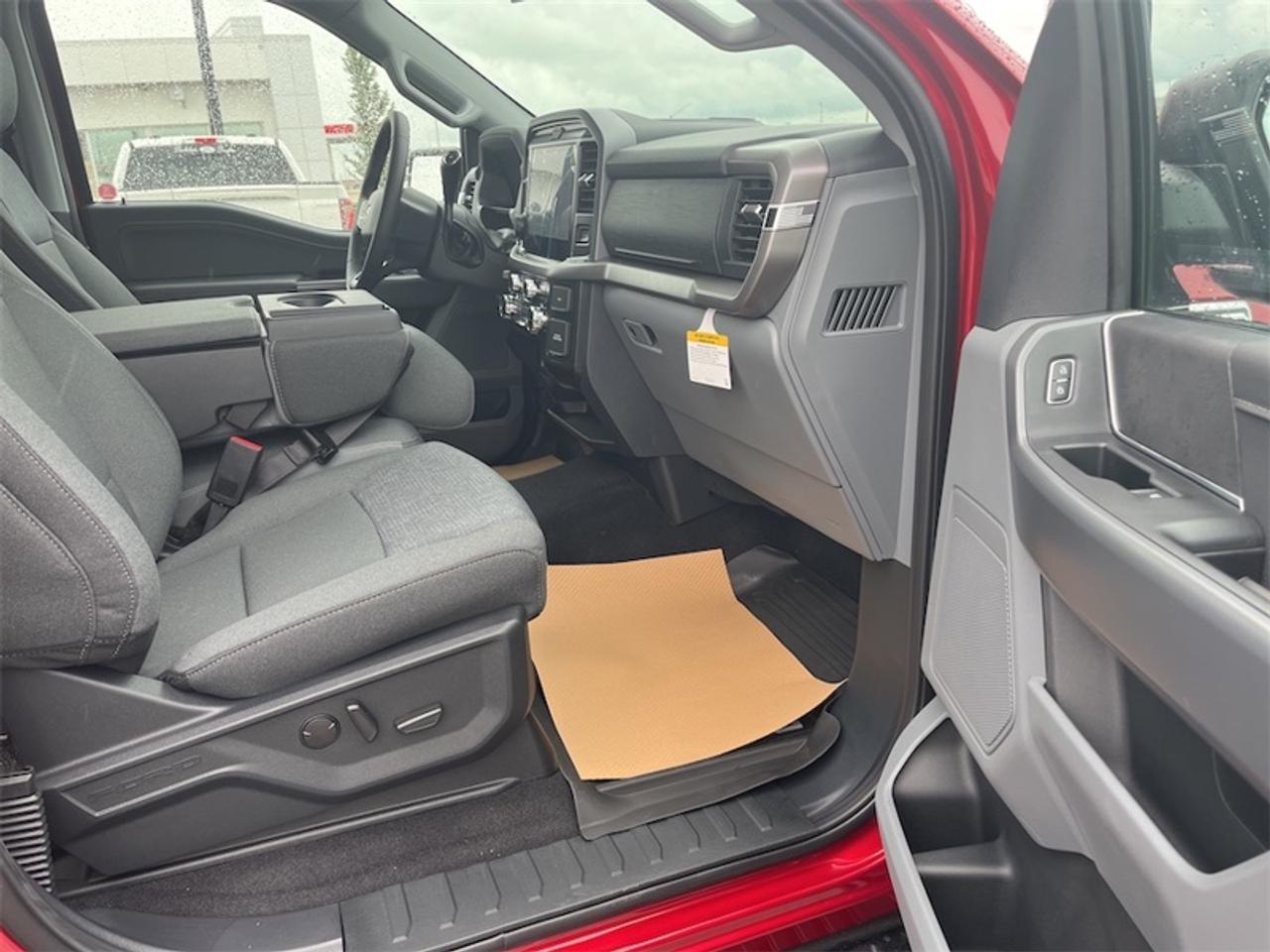 2026 Ford F-150 XLT  - Tow Package - Running Boards Photo5