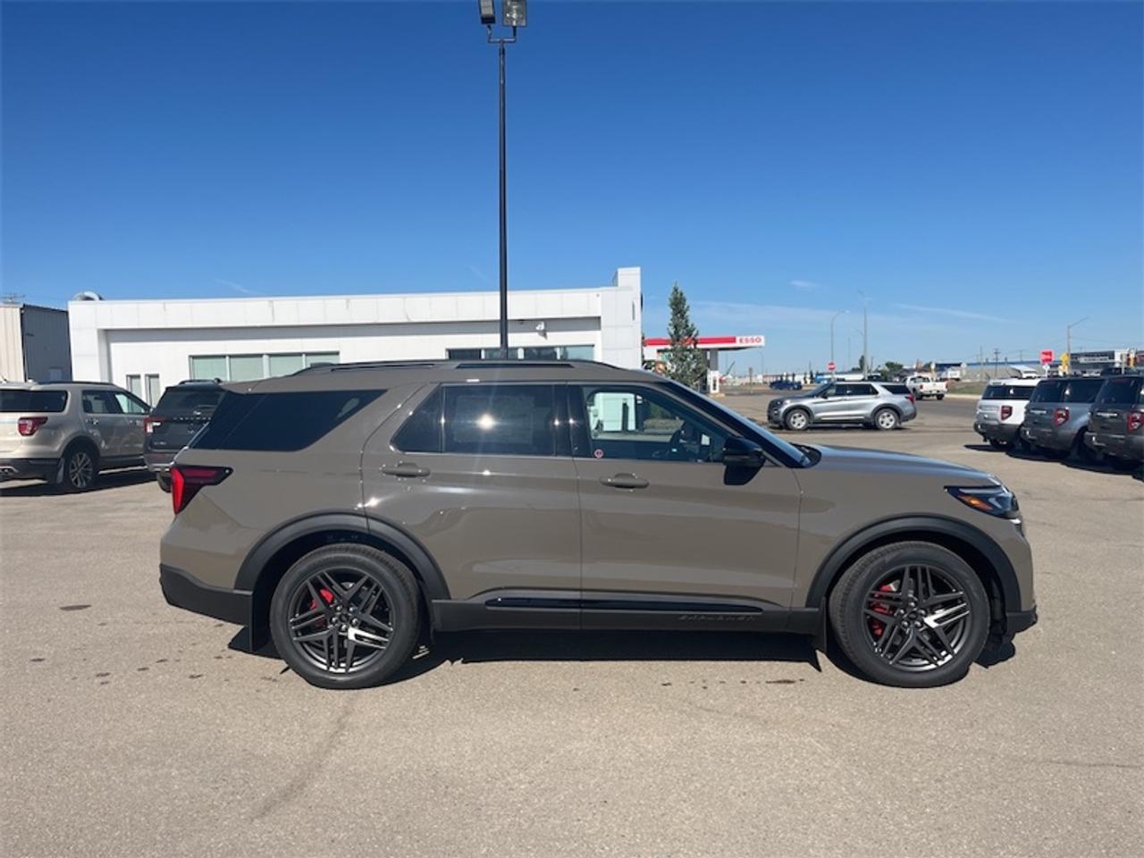 2026 Ford Explorer ST Photo