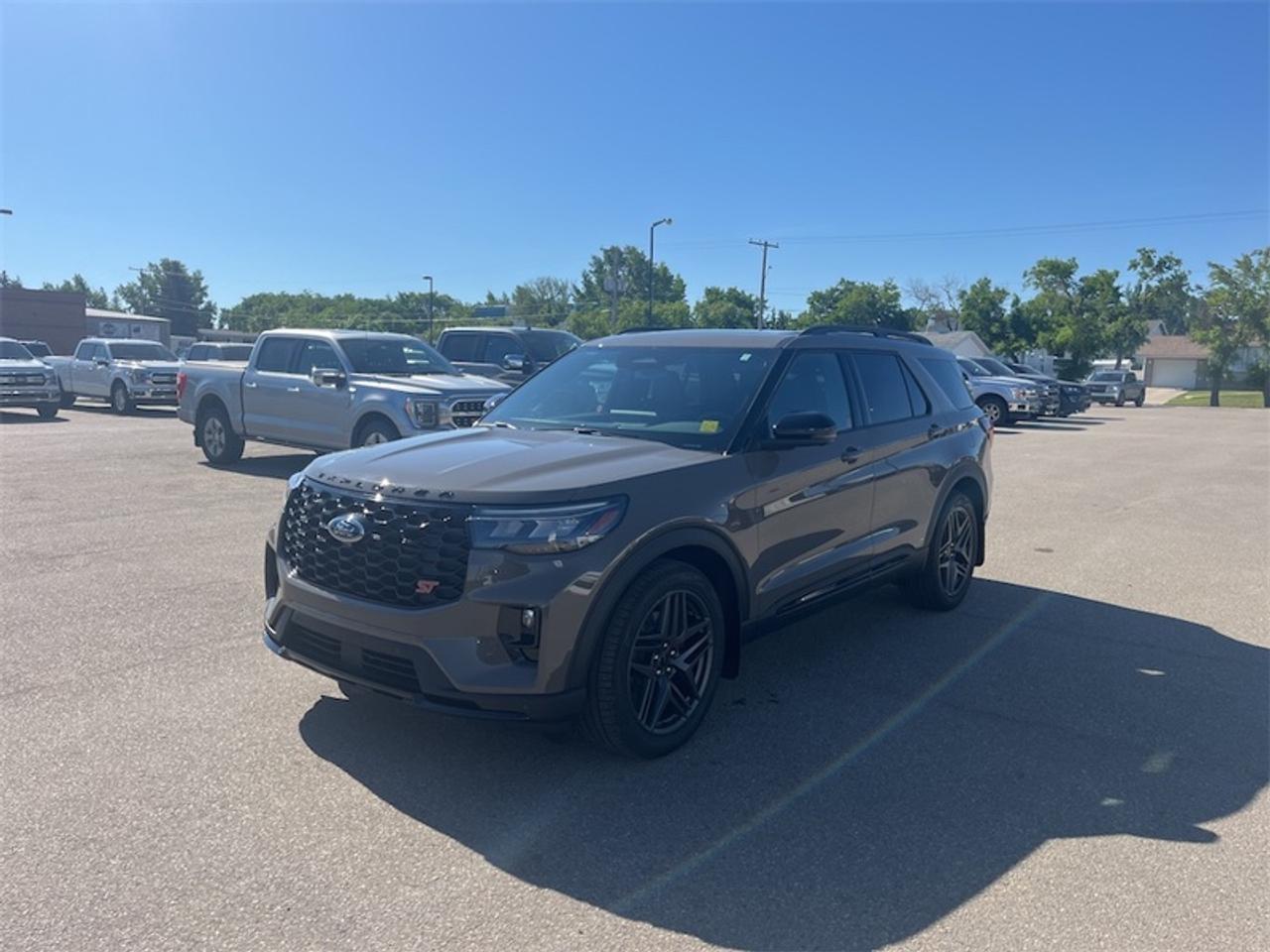2026 Ford Explorer ST Photo5