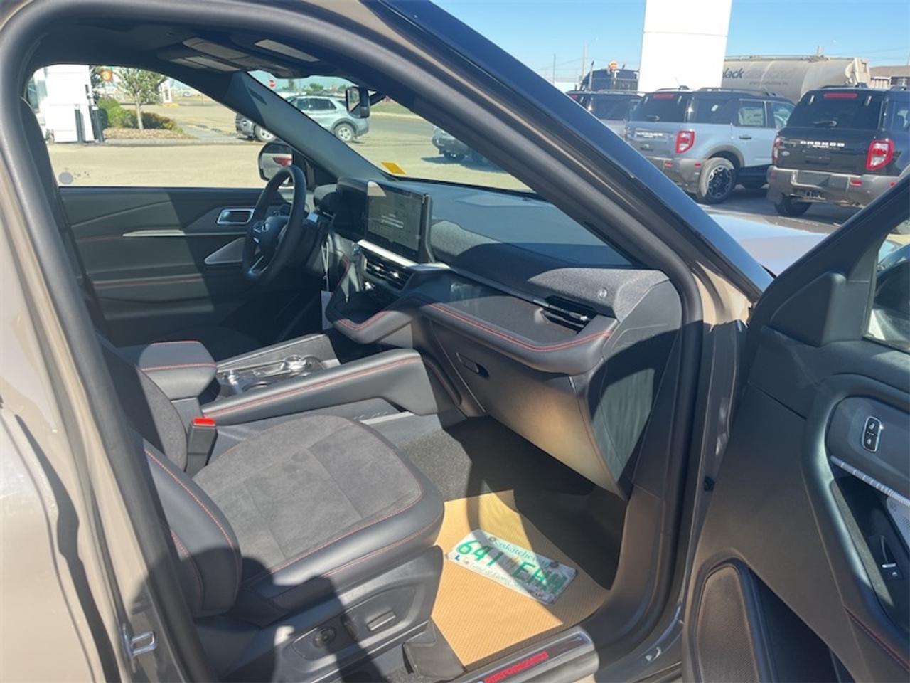 2026 Ford Explorer ST Photo5