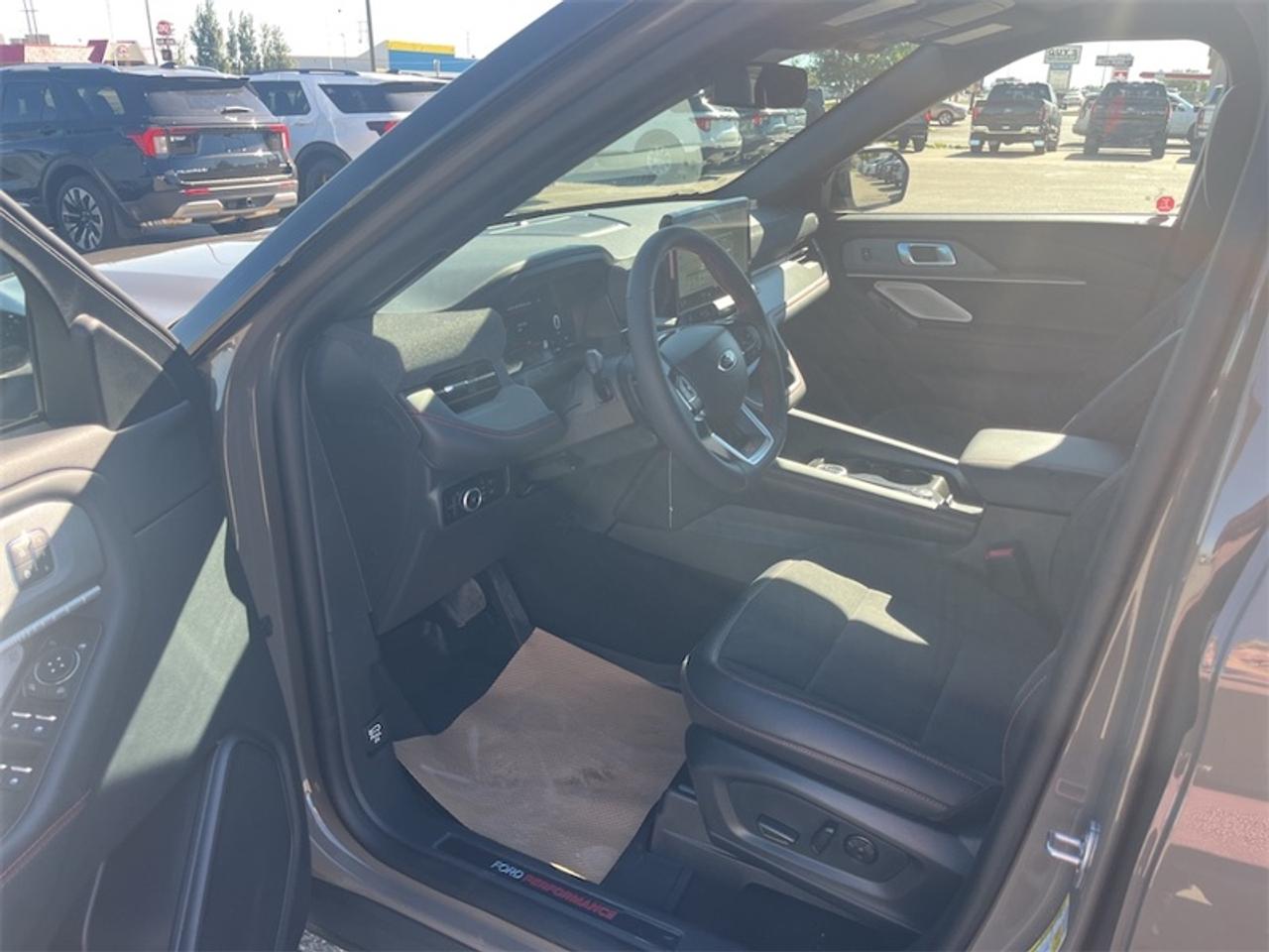 2026 Ford Explorer ST Photo5