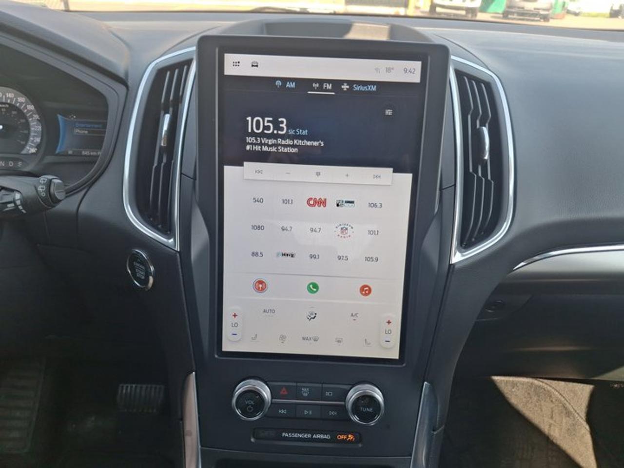2024 Ford Edge Titanium AWD | Leather | Heated Seats | Remote Start | Power Liftgate | CarPlay + Android and More ! Photo3