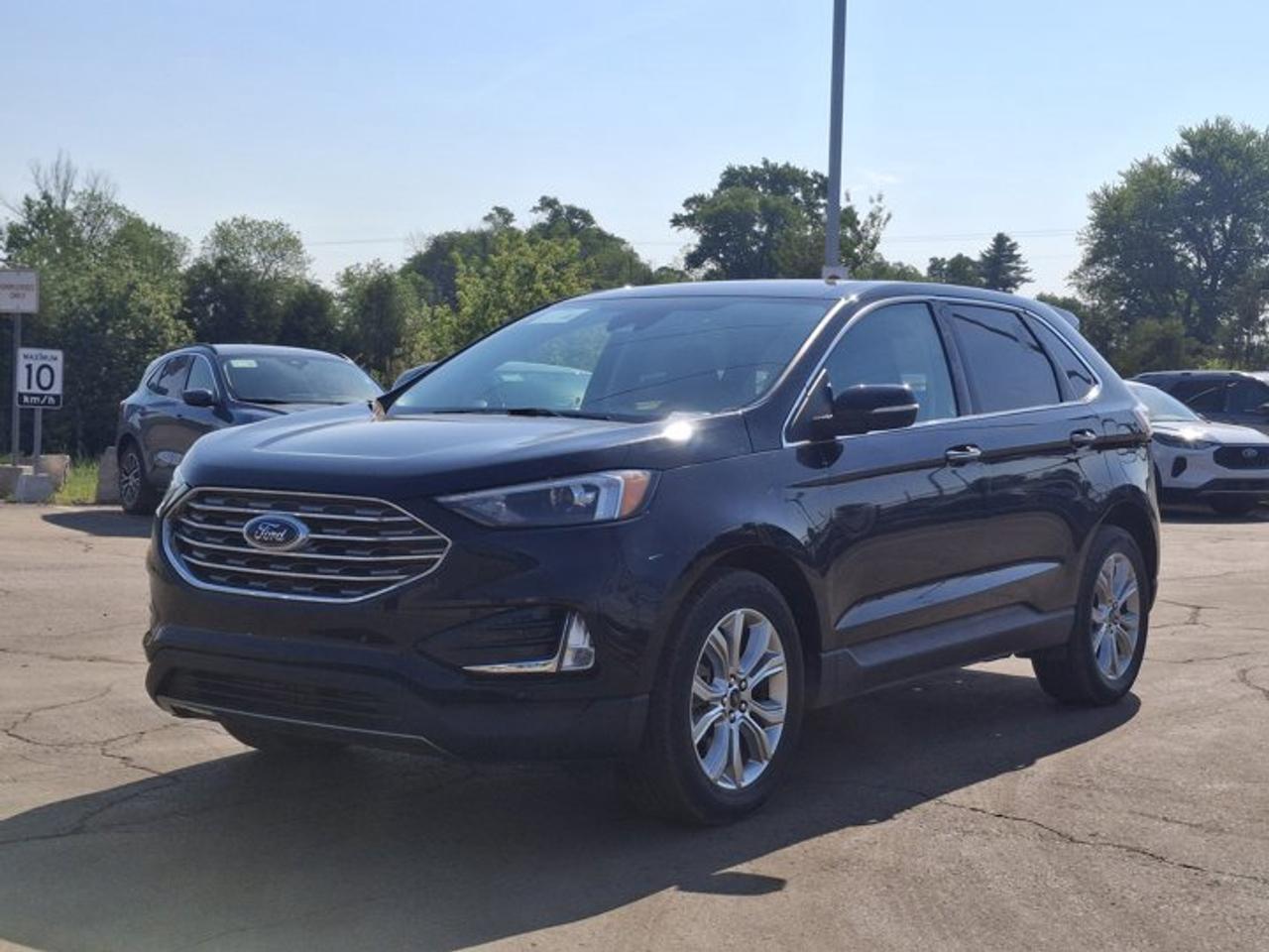 2024 Ford Edge Titanium AWD | Leather | Heated Seats | Remote Start | Power Liftgate | CarPlay + Android and More ! Photo0