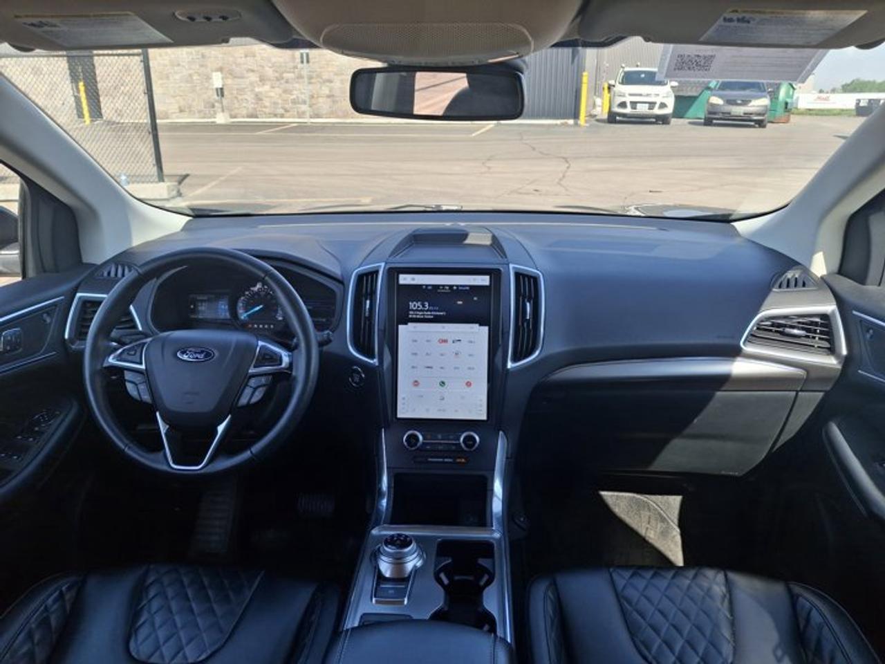 2024 Ford Edge Titanium AWD | Leather | Heated Seats | Remote Start | Power Liftgate | CarPlay + Android and More ! Photo4