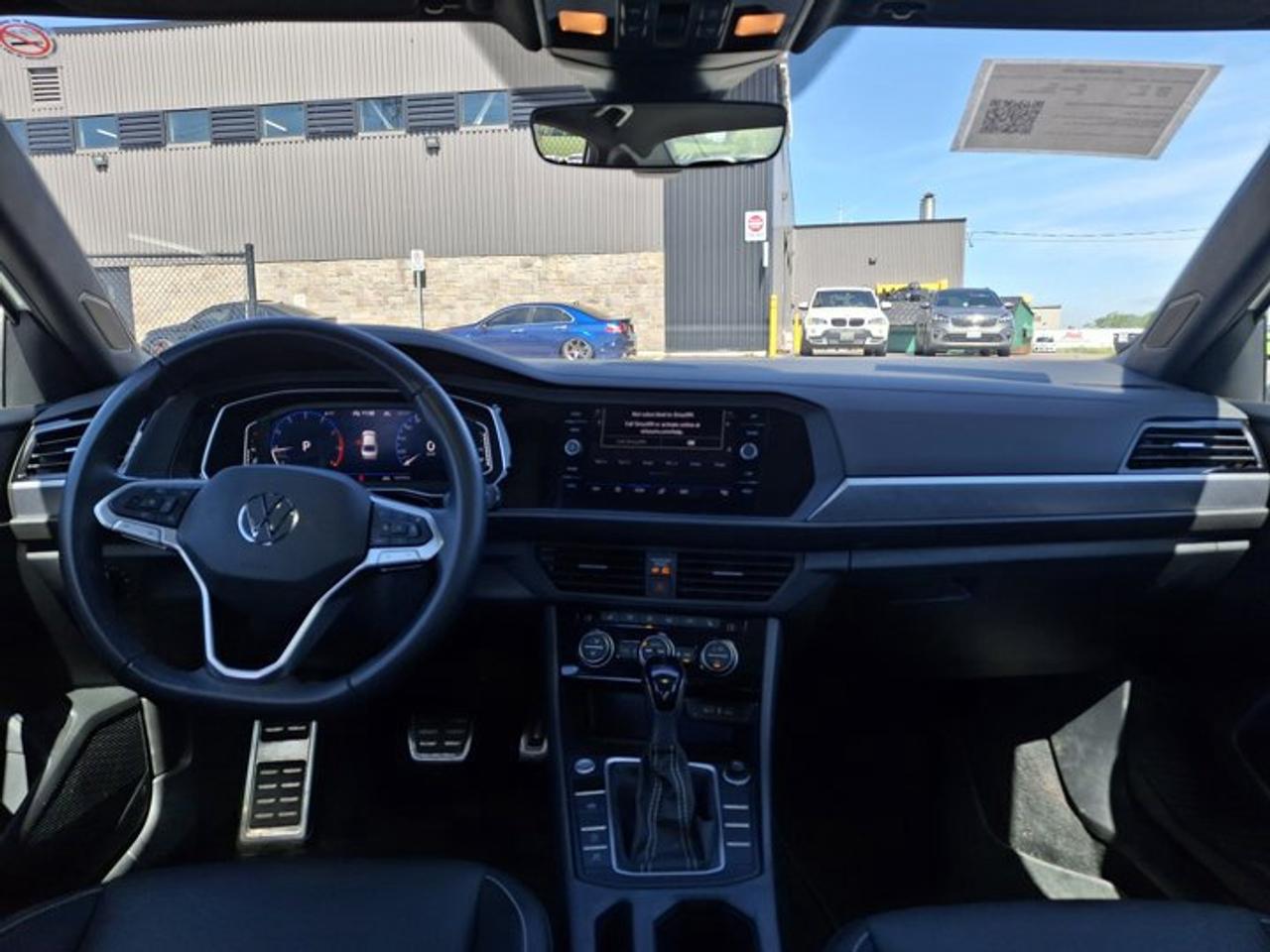 2024 Volkswagen Jetta Comfortline | Leather | Adaptive Cruise | Remote Start | Heated Wheel + Seats | CarPlay and More ! Photo