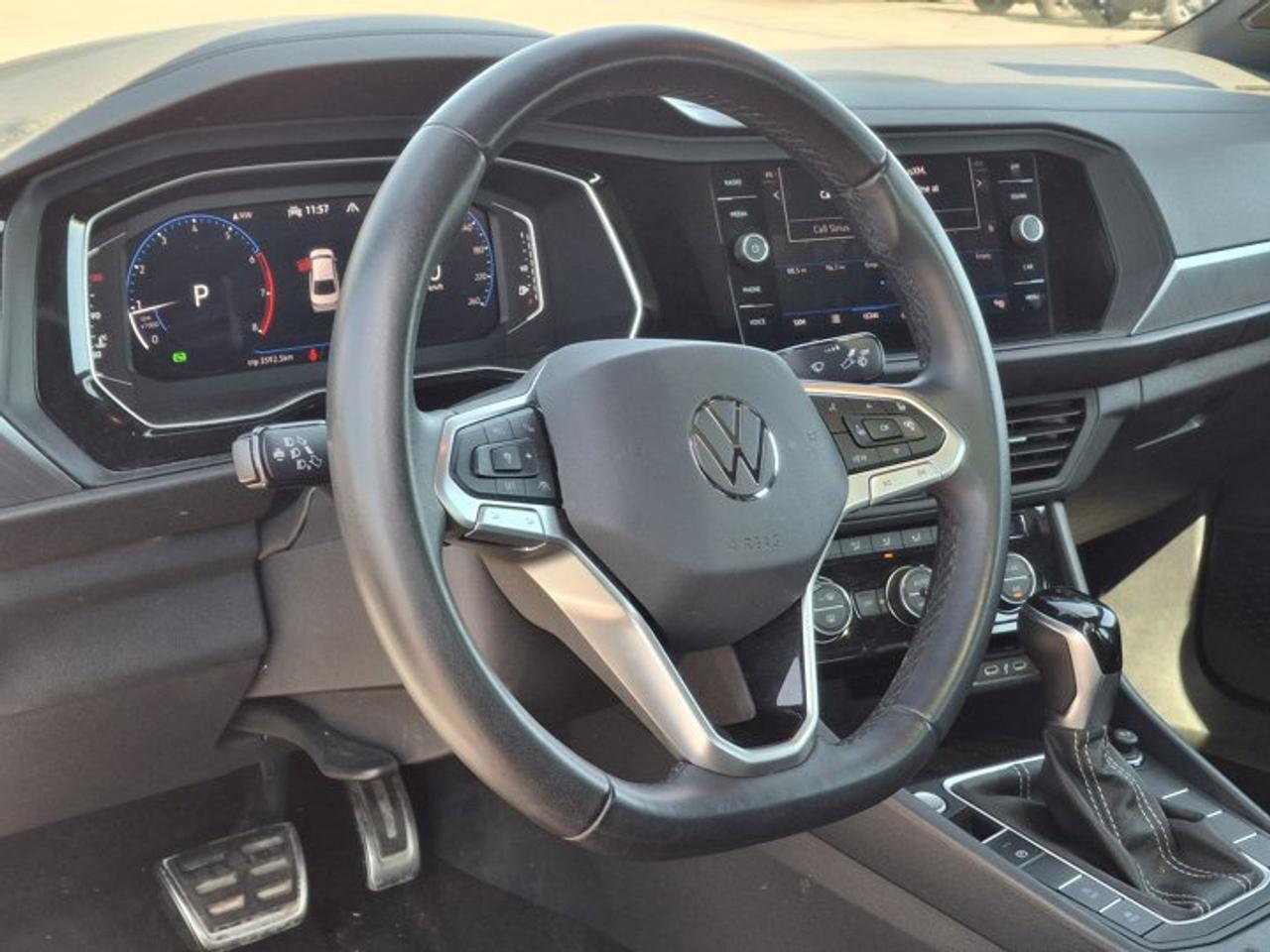2024 Volkswagen Jetta Comfortline | Leather | Adaptive Cruise | Remote Start | Heated Wheel + Seats | CarPlay and More ! Photo