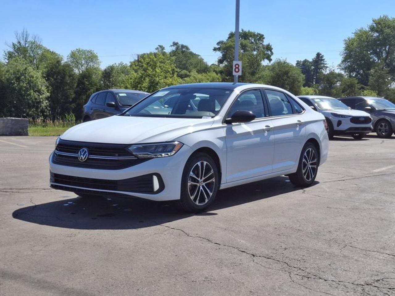 2024 Volkswagen Jetta Comfortline | Leather | Adaptive Cruise | Remote Start | Heated Wheel + Seats | CarPlay and More ! Photo0