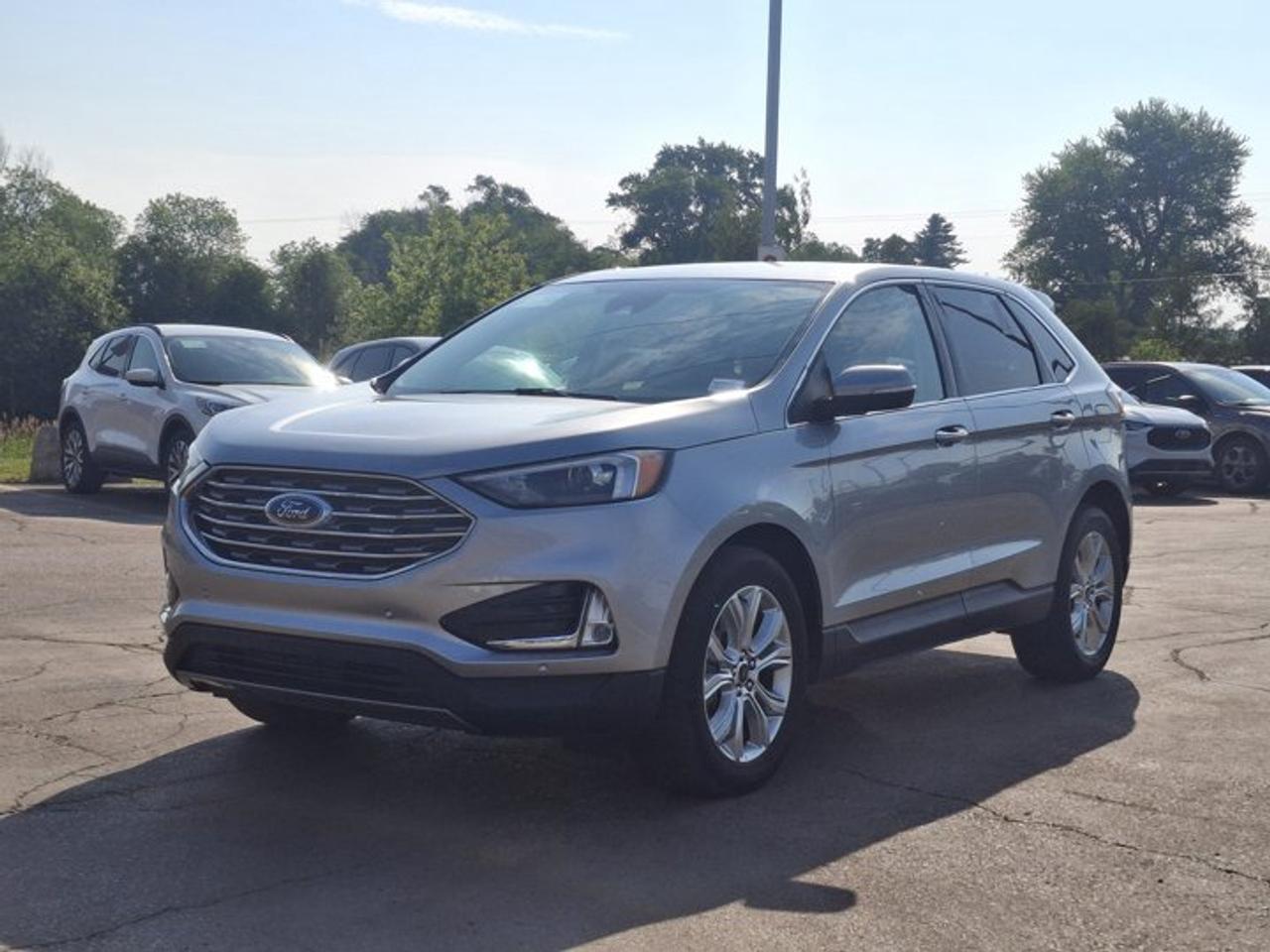 2024 Ford Edge Titanium AWD | Leather | Heated Seats | Remote Start | Power Liftgate | CarPlay + Android and More ! Photo