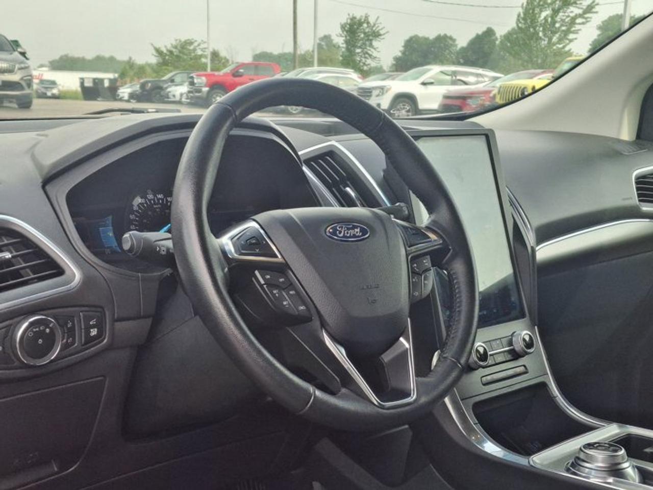 2024 Ford Edge Titanium AWD | Leather | Heated Seats | Remote Start | Power Liftgate | CarPlay + Android and More ! Photo