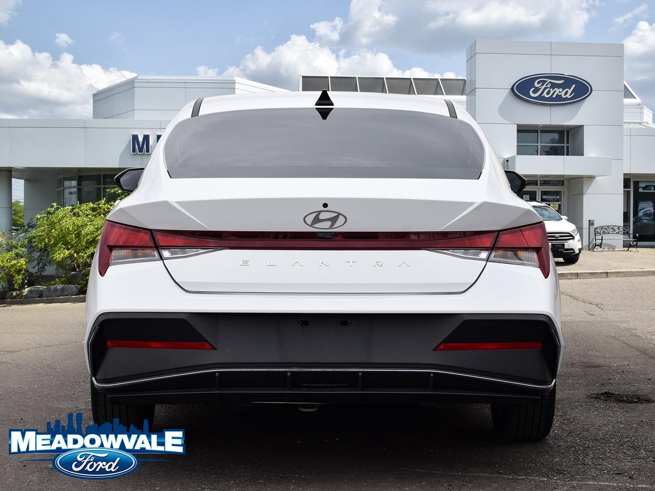 2024 Hyundai Elantra Essential Photo