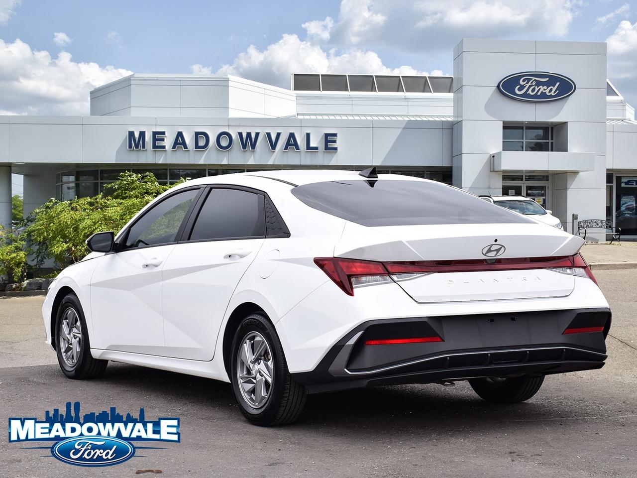 2024 Hyundai Elantra Essential Photo