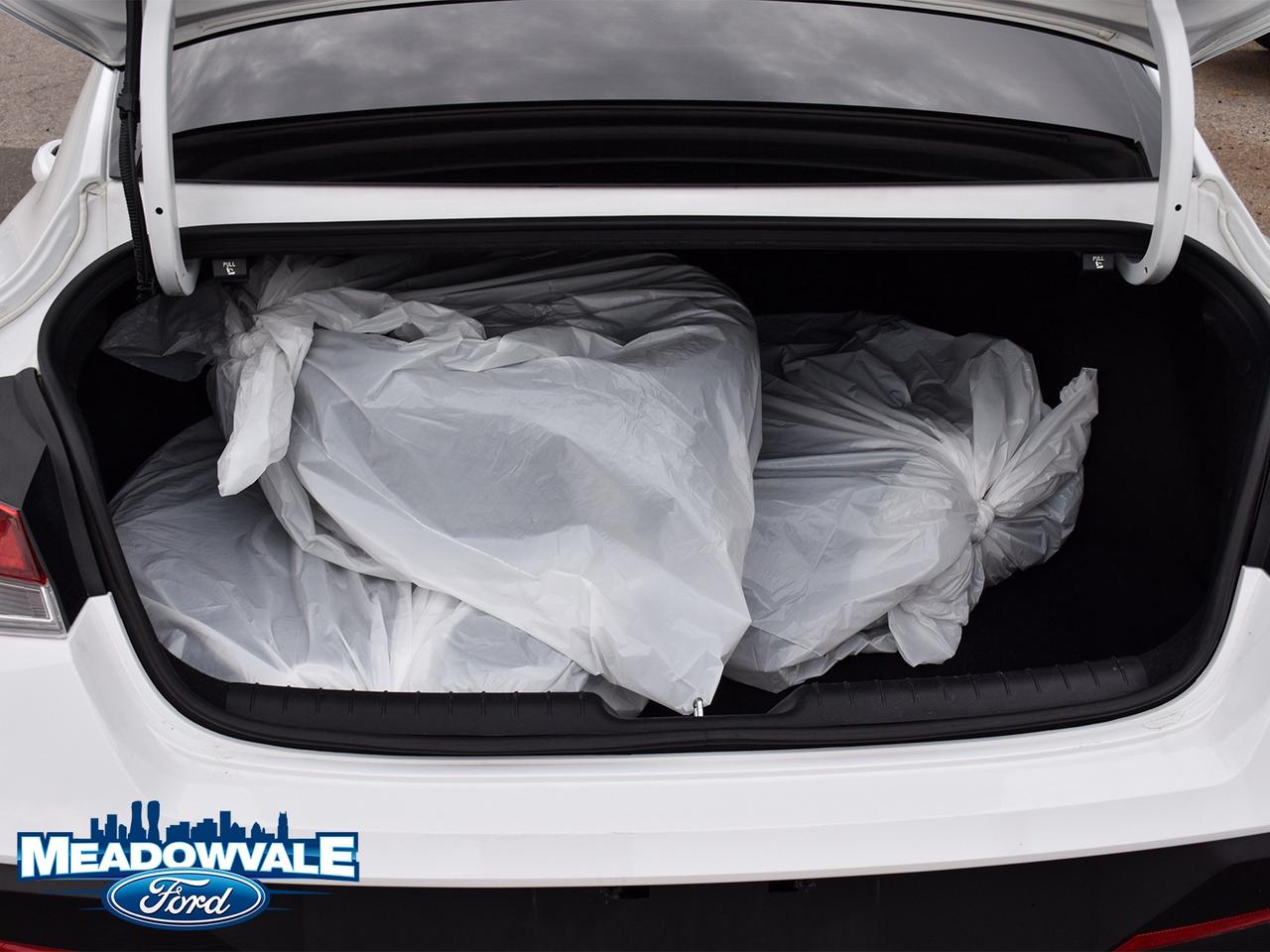 2024 Hyundai Elantra Essential Photo