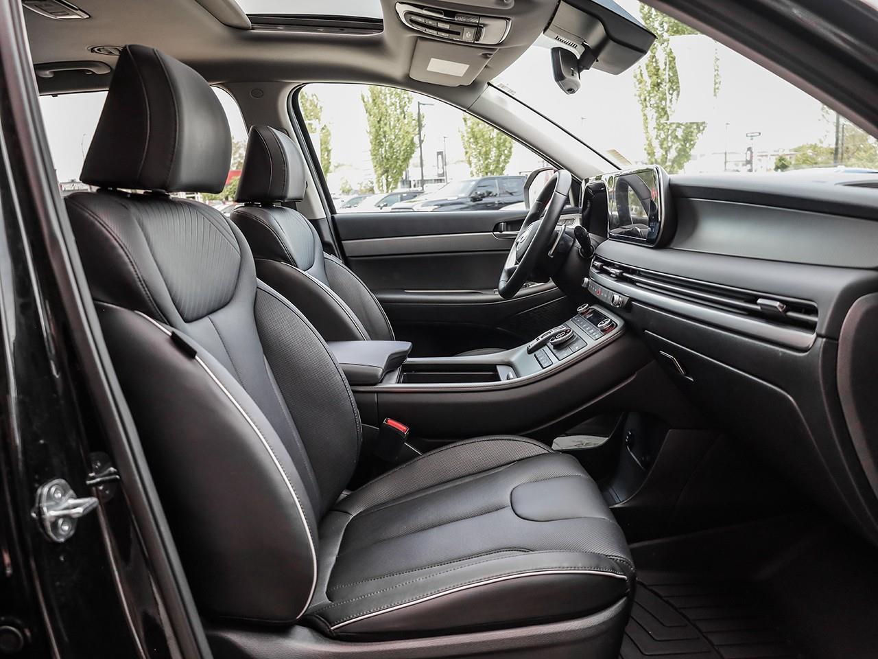 2025 Hyundai PALISADE Urban 8 Passenger Photo