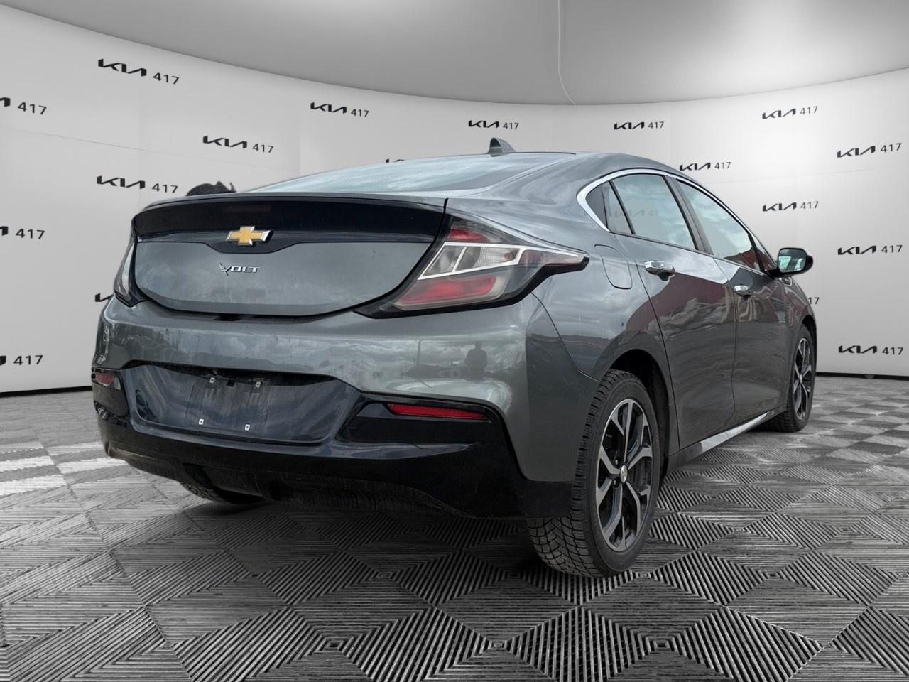2016 Chevrolet Volt Hatchback LT Photo4