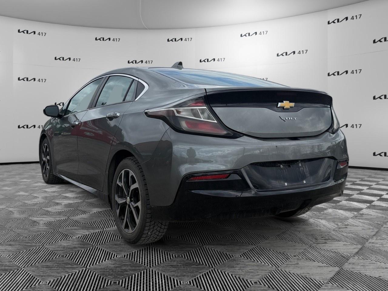 2016 Chevrolet Volt Hatchback LT Photo