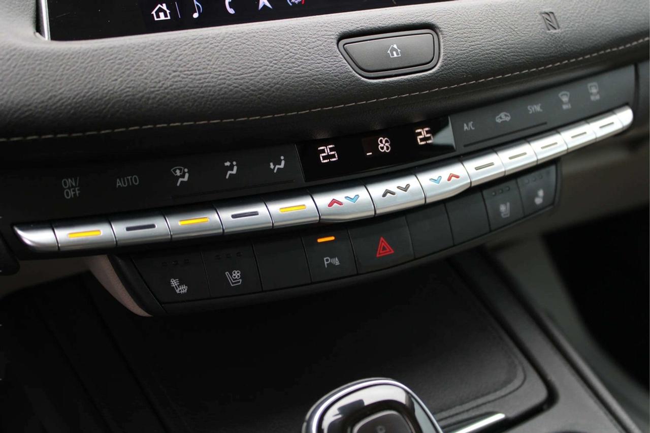 2020 Cadillac XT4 Premium Luxury Photo