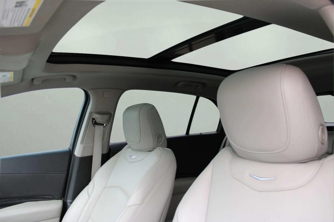 2020 Cadillac XT4 Premium Luxury Photo