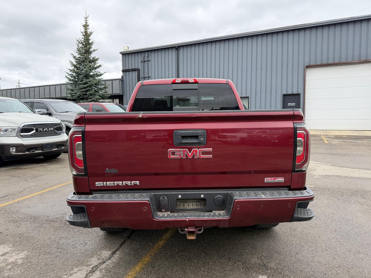 2017 GMC Sierra 1500 4WD Crew Cab 143.5" SLT All Terrain Photo3