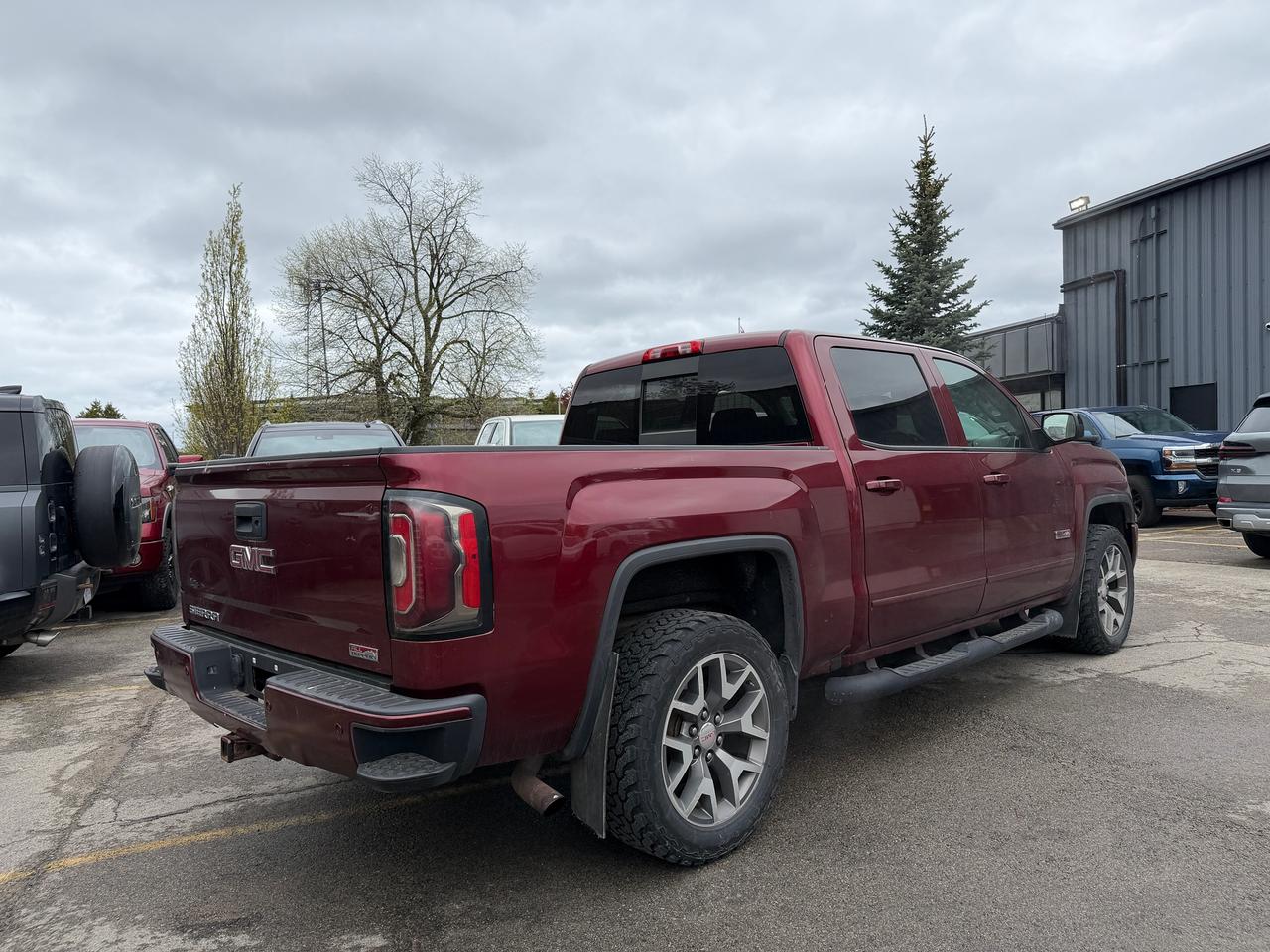 2017 GMC Sierra 1500 4WD Crew Cab 143.5" SLT All Terrain Photo4