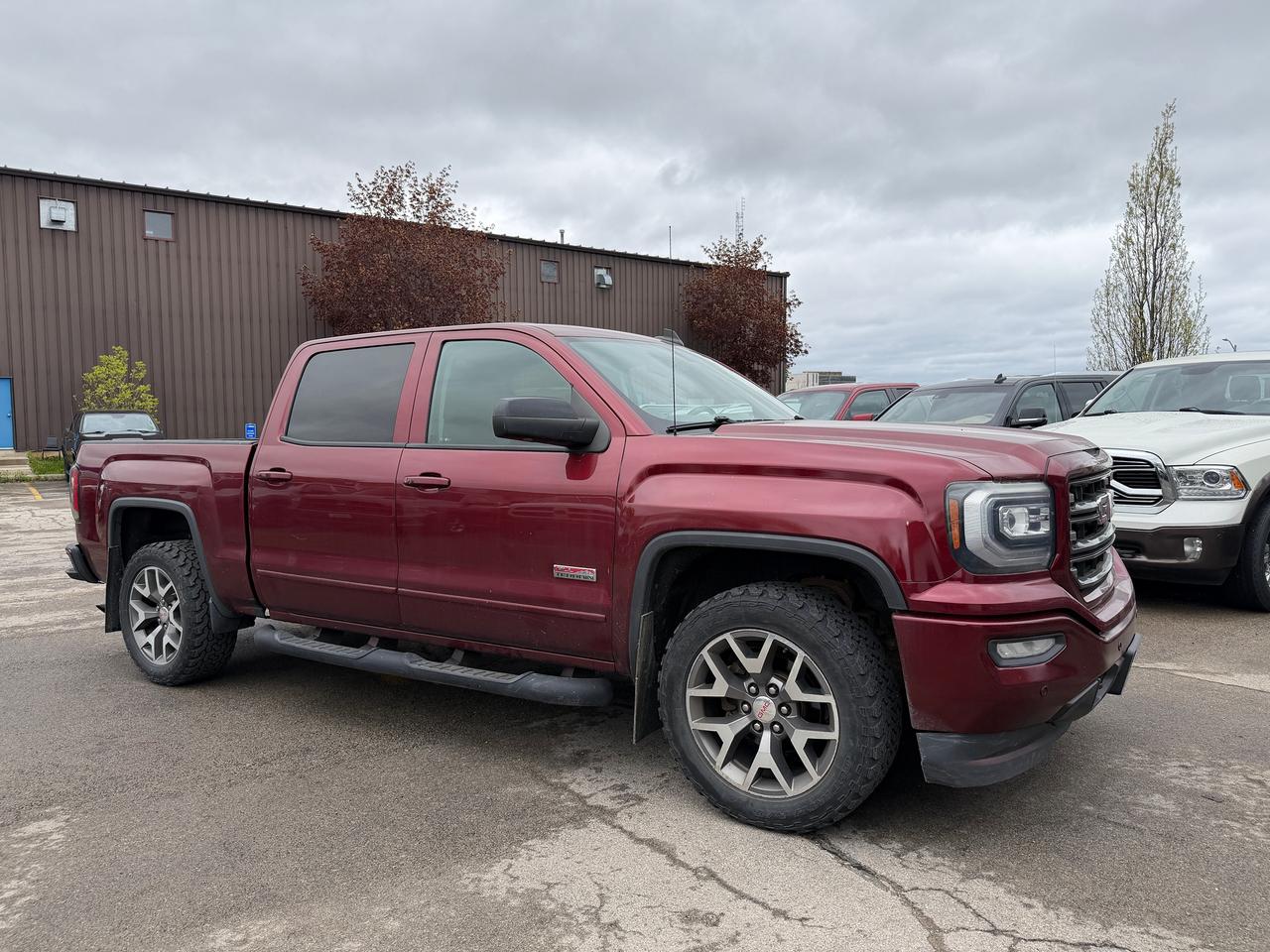 2017 GMC Sierra 1500 4WD Crew Cab 143.5" SLT All Terrain Photo3