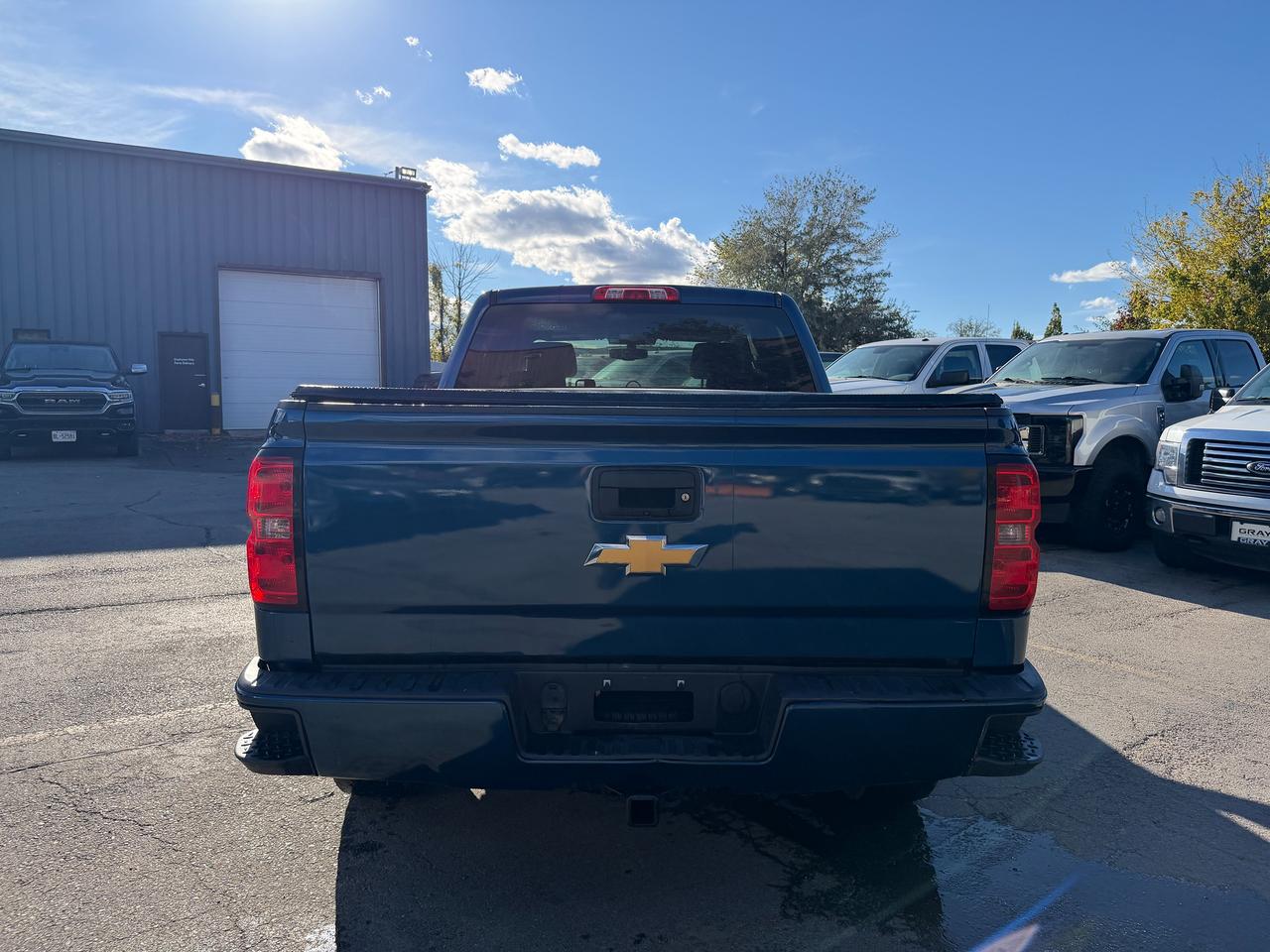 2017 Chevrolet Silverado 1500 4WD Crew Cab E-assist mild Hybrid Photo