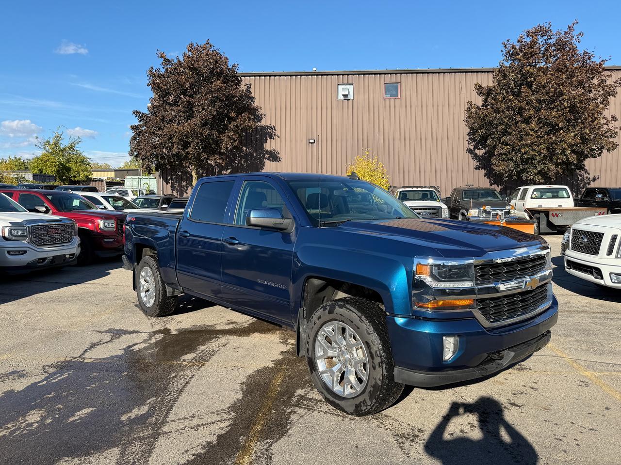 2017 Chevrolet Silverado 1500 4WD Crew Cab E-assist mild Hybrid Photo