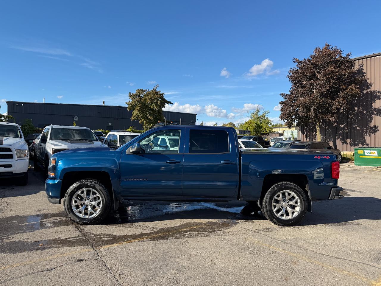 2017 Chevrolet Silverado 1500 4WD Crew Cab E-assist mild Hybrid Photo