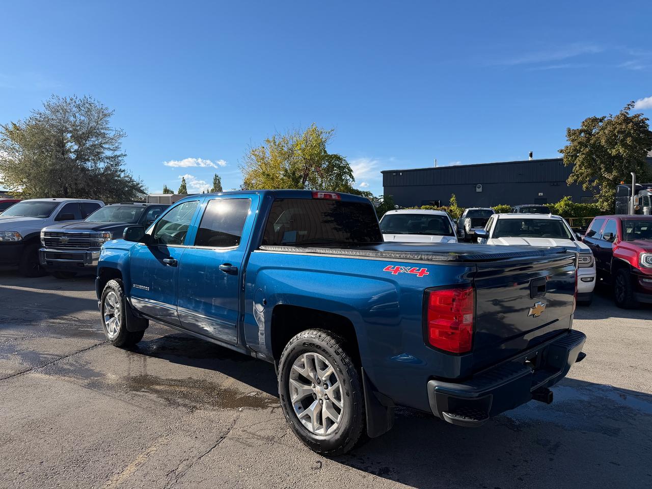2017 Chevrolet Silverado 1500 4WD Crew Cab E-assist mild Hybrid Photo