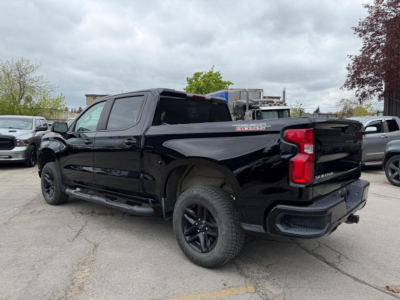 2020 Chevrolet Silverado 1500 LT Trail Boss Z71 Crew Photo2