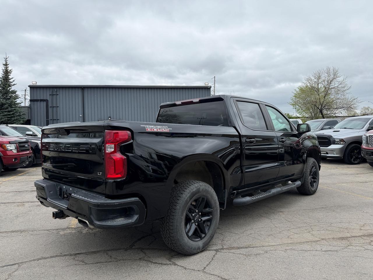 2020 Chevrolet Silverado 1500 LT Trail Boss Z71 Crew Photo4