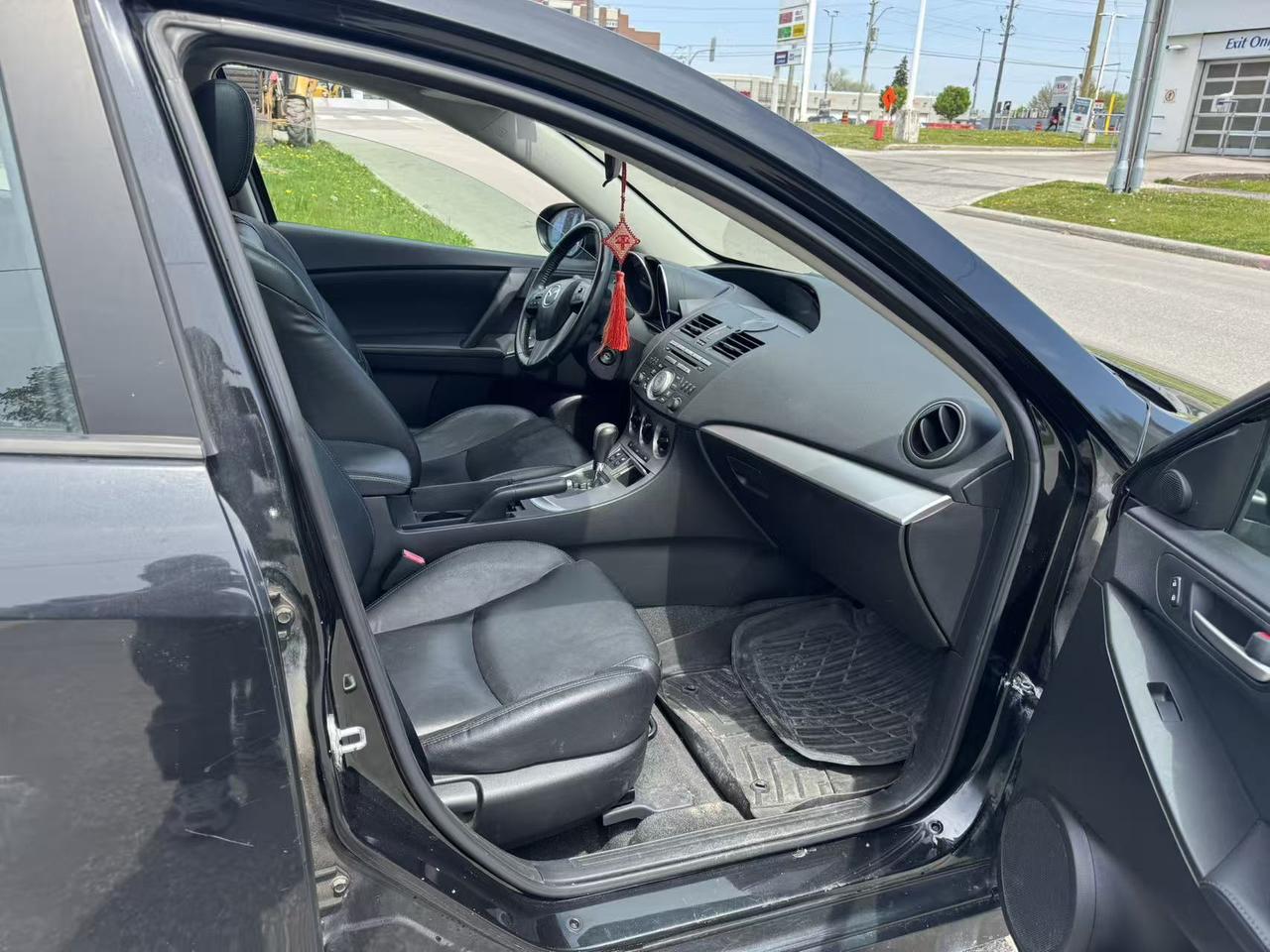 2011 Mazda MAZDA3 4DR HB SPORT AUTO GS Photo