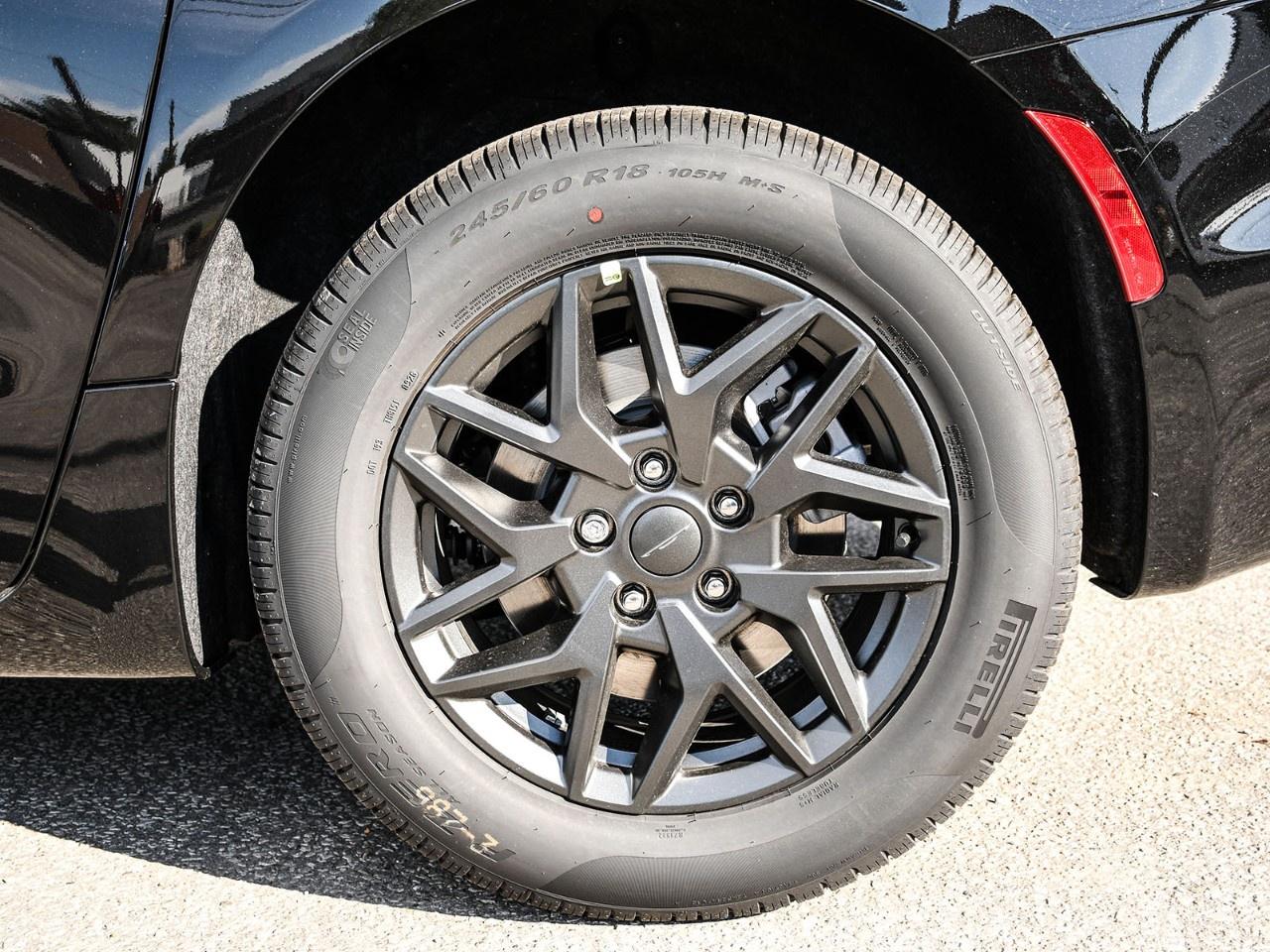 2027 Chrysler Pacifica Select AWD Photo