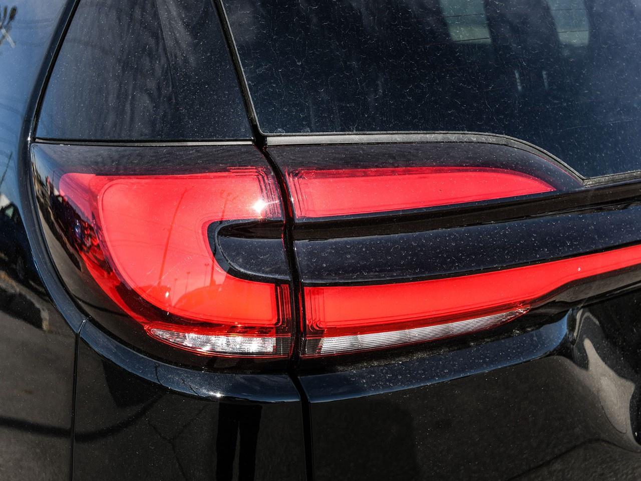 2027 Chrysler Pacifica Select AWD Photo