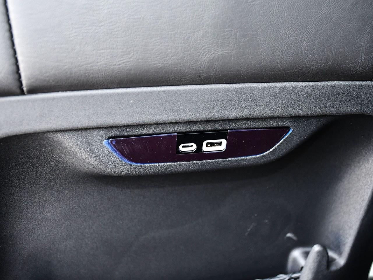 2027 Chrysler Pacifica Select AWD Photo