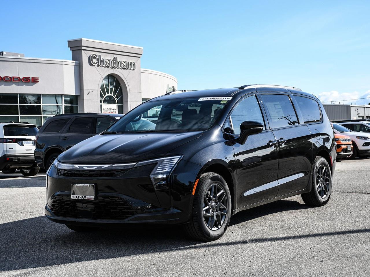 2027 Chrysler Pacifica Select AWD Photo