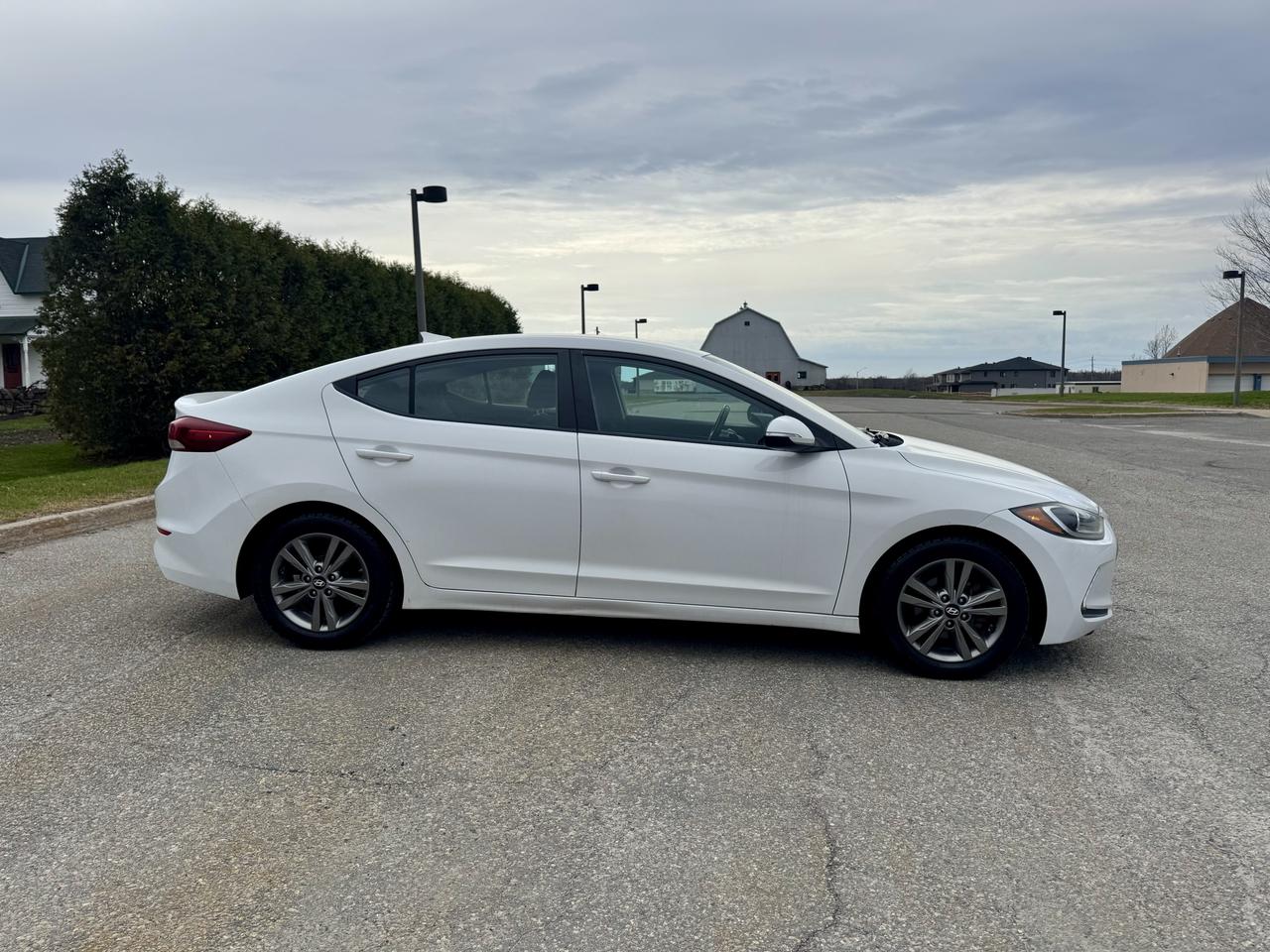 2017 Hyundai Elantra GL Photo