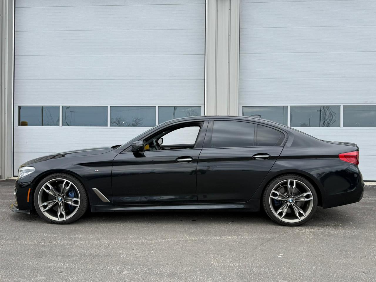 2018 BMW 5 Series M550i xDrive - SUNROOF|NAVI|CAMERA|2xRIMS&TIRES Photo