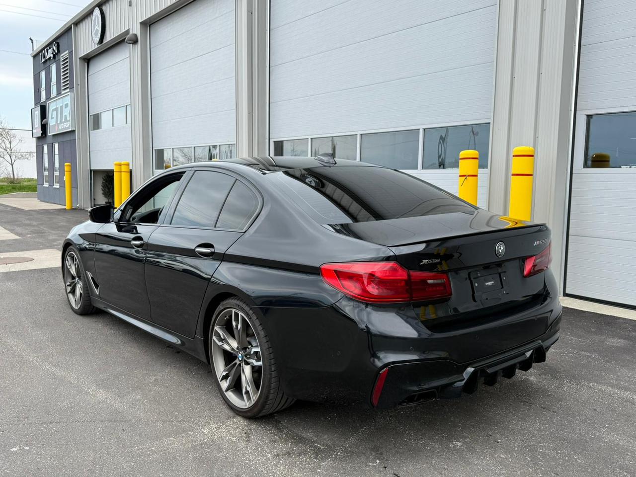 2018 BMW 5 Series M550i xDrive - SUNROOF|NAVI|CAMERA|2xRIMS&TIRES Photo