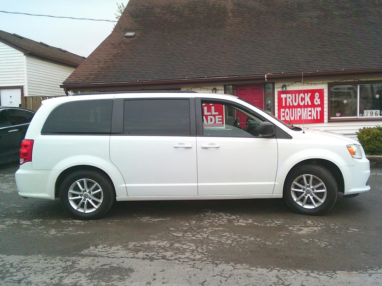 2018 Dodge Grand Caravan SXT Stow N Go! - Photo #1