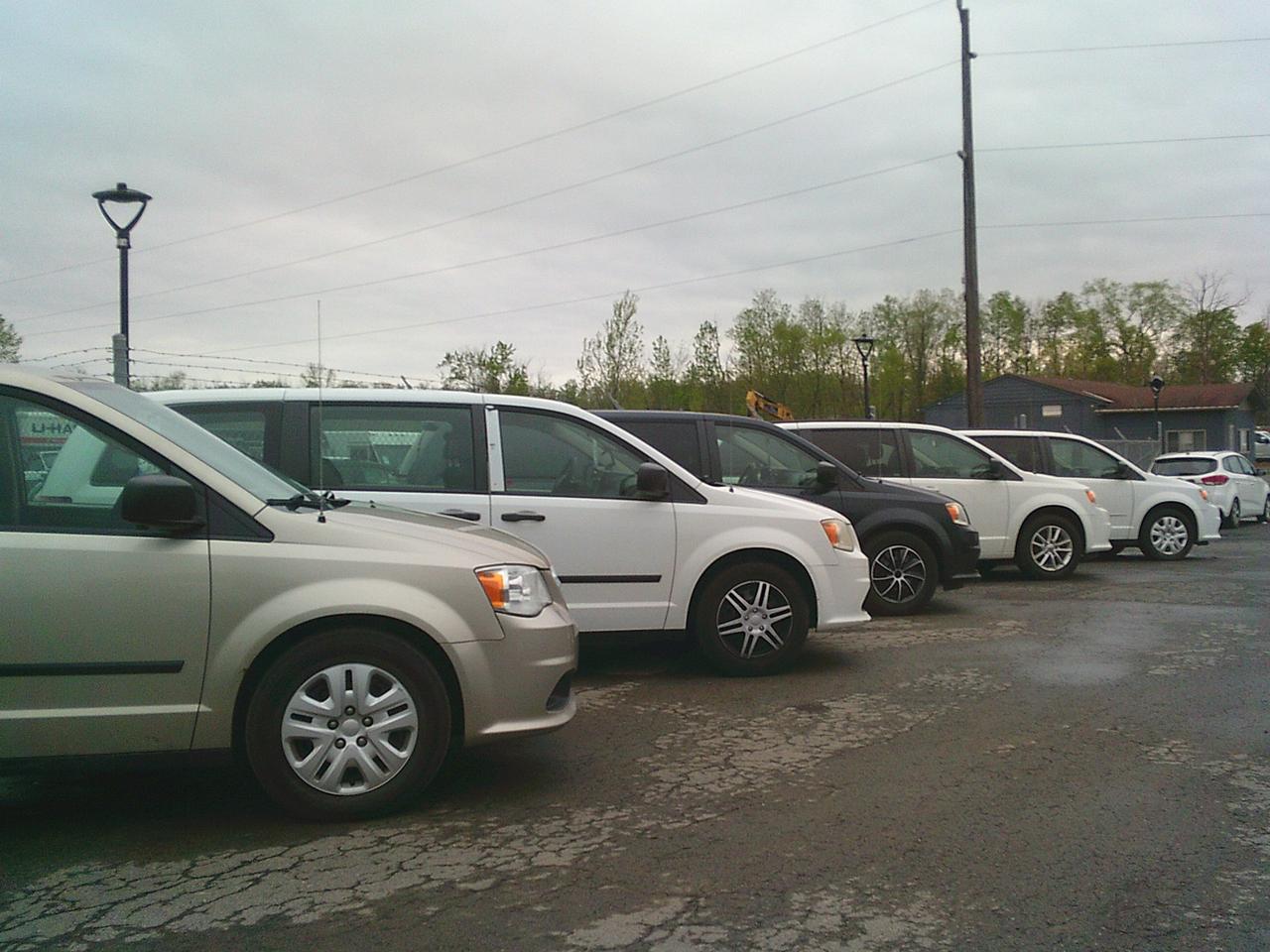 2018 Dodge Grand Caravan SXT Stow N Go! Photo