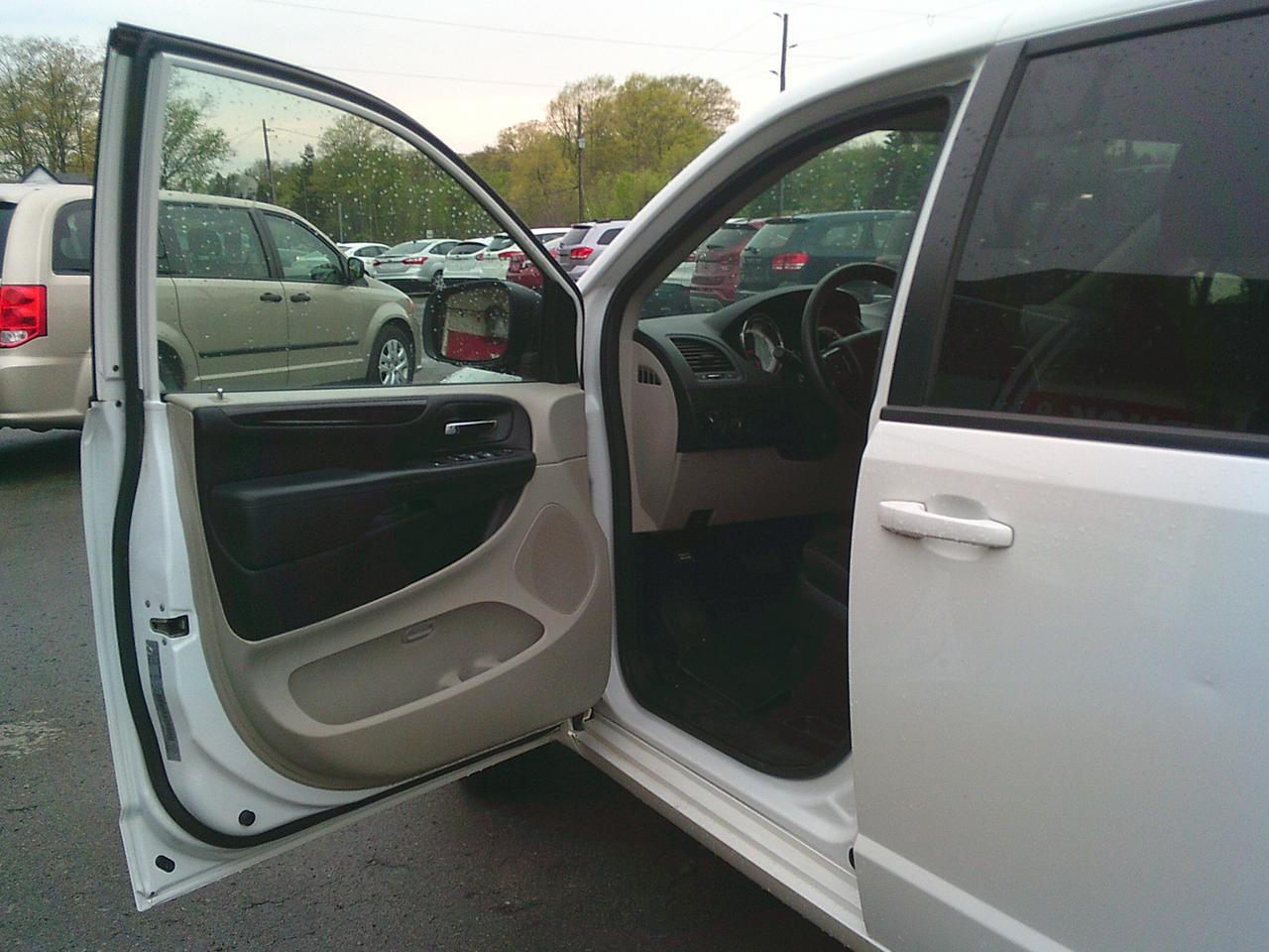 2018 Dodge Grand Caravan SXT Stow N Go! Photo