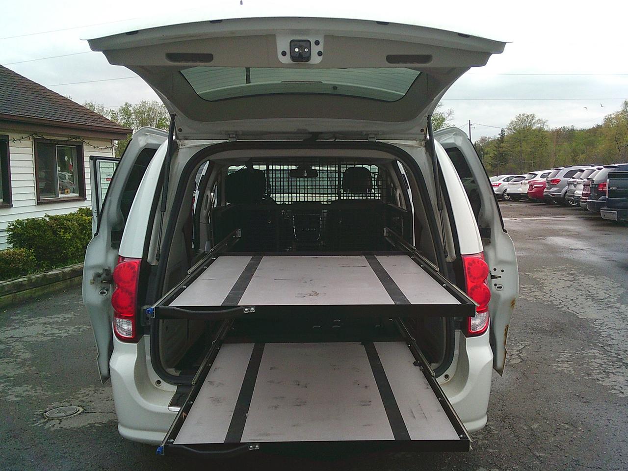 2018 Dodge Grand Caravan SXT Stow N Go! Photo