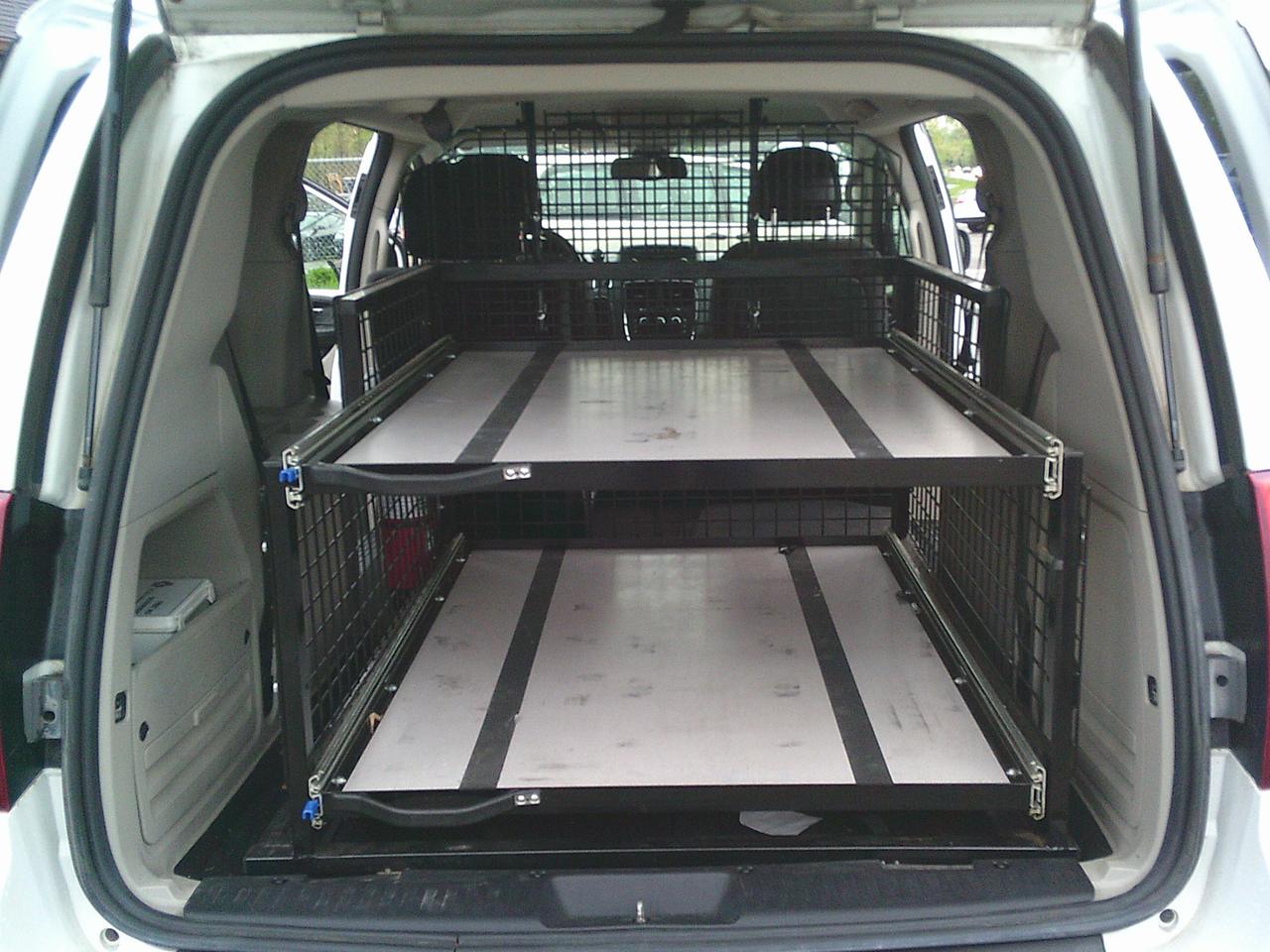 2018 Dodge Grand Caravan SXT Stow N Go! Photo