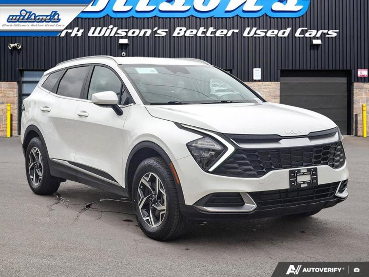 2024 Kia Sportage LX AWD | Heated Seats | CarPlay + Android | Rear Camera | and More ! Photo